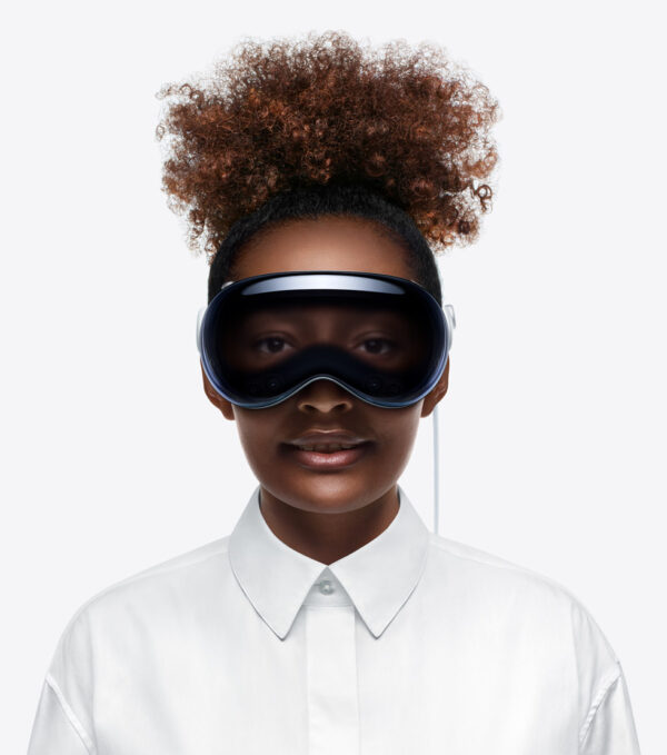 Apple Vision Pro - Image 2